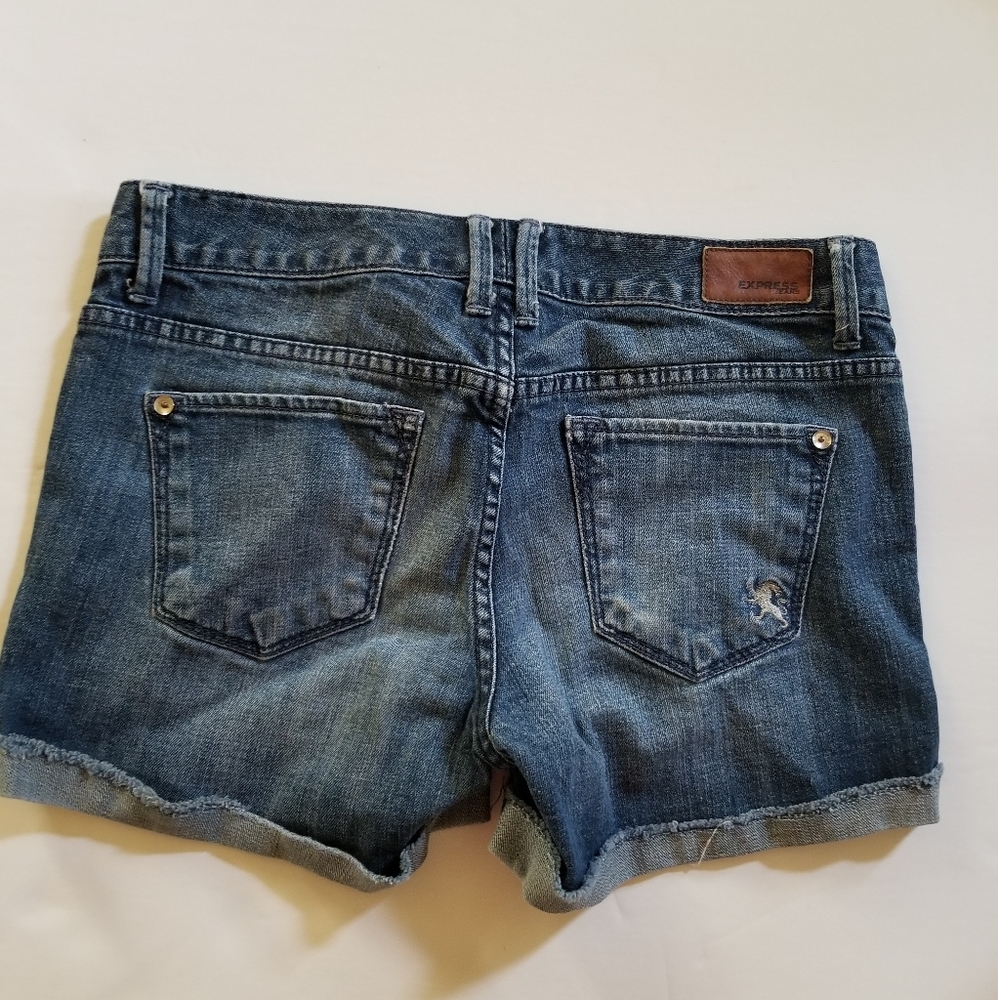 Short, Express 0 - Picture 2 of 2